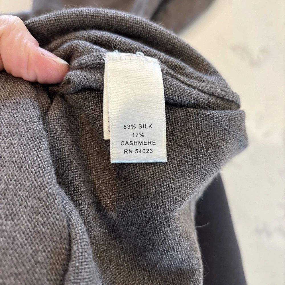 Banana Republic Silk Cashmere‎ V-Neck Sweater Charcoal Gray Men's Large Pullover